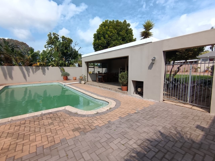 7 Bedroom Property for Sale in Walmer Eastern Cape